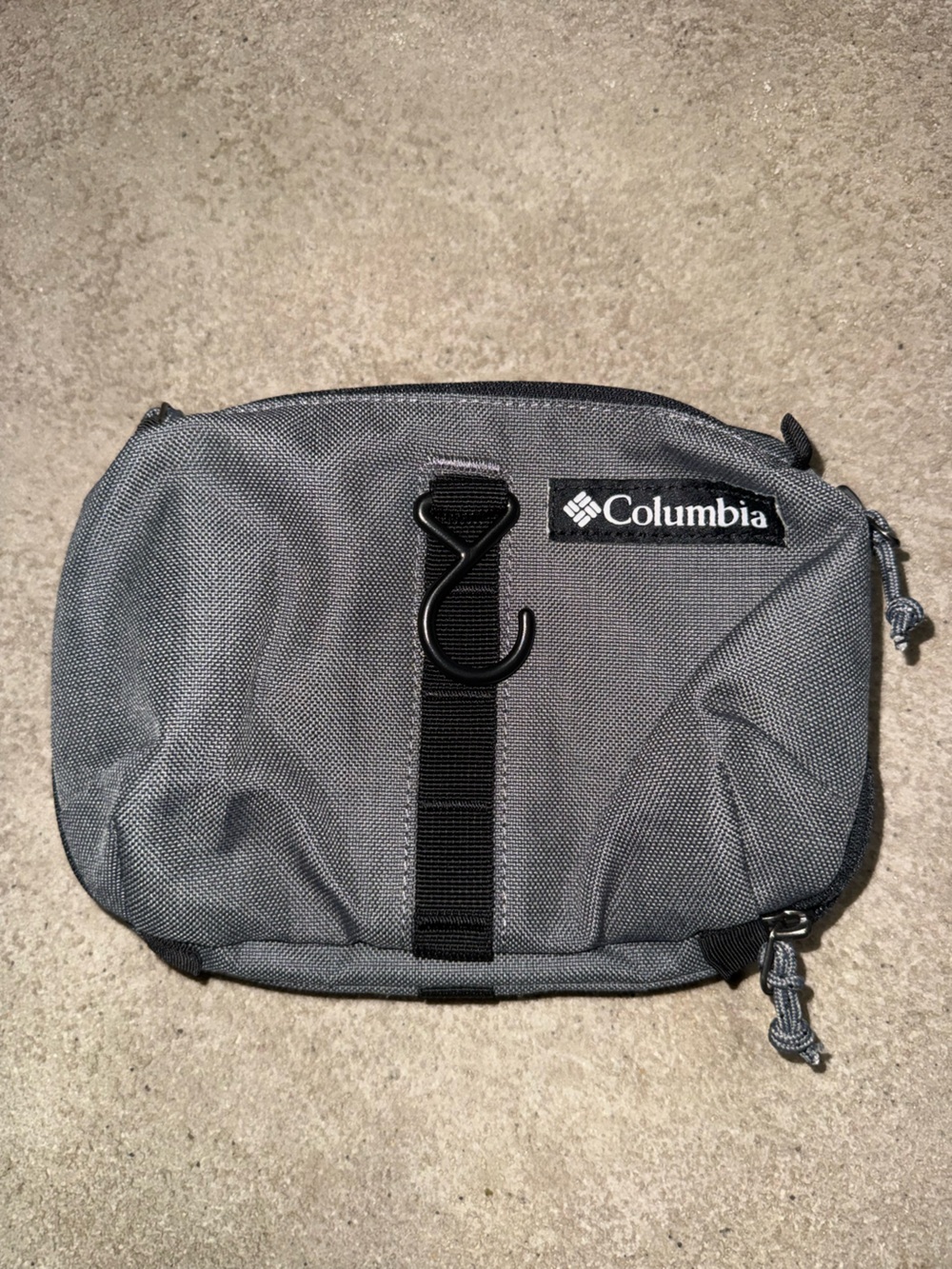 Columbia Gray Men's toiletry Bag with Hook
